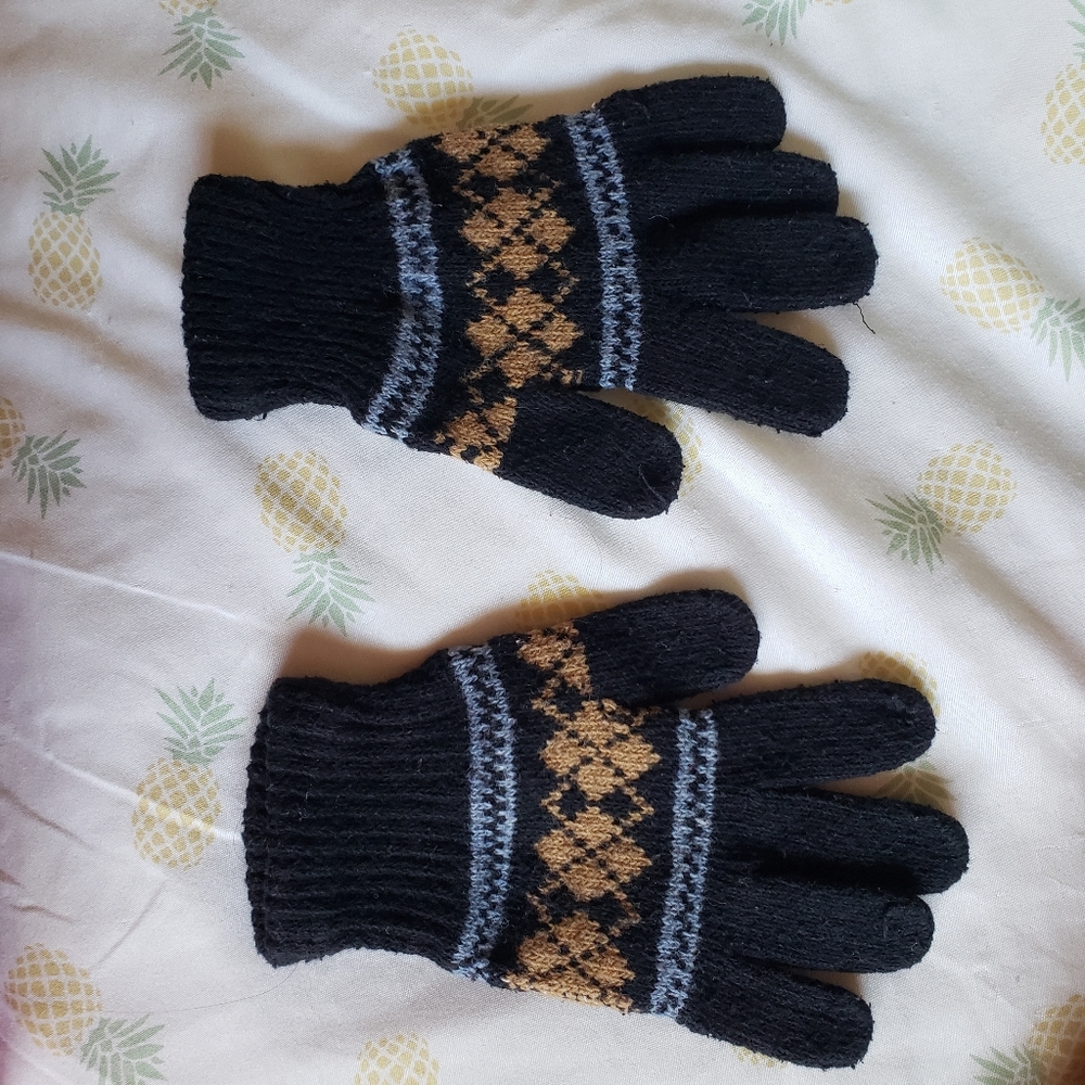 2 FOR $15: Knitted Gloves (2 for $15)